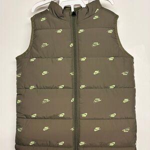 NWT Nike Puffer Vest with Logo 4T